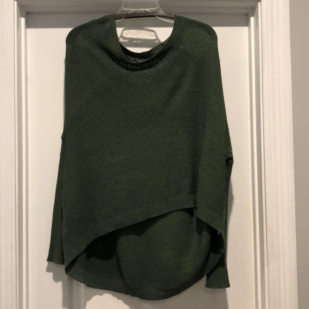Olive green sweater. So cute!! Size s/m